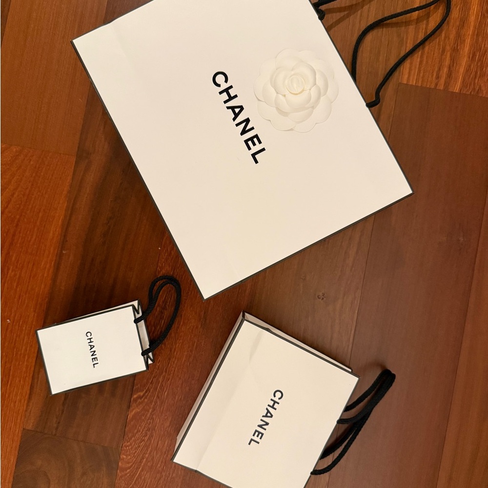 CHANEL White and Black Paper Shopping Bags Set